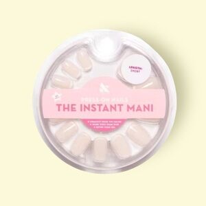 Olive & June French Manicure Instant Mani NWT Short Length Press-On Perfection